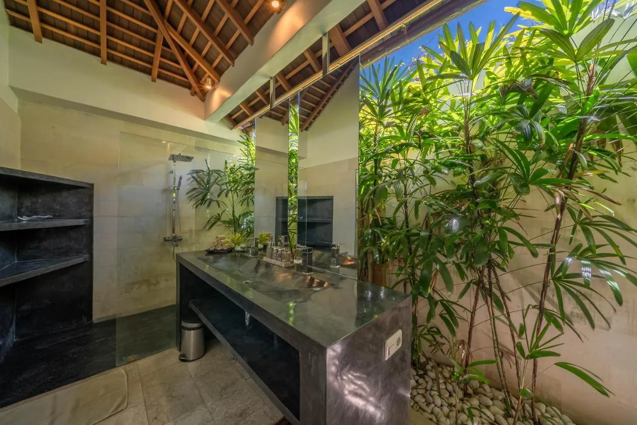 Villa Teman - Luxury 4Br Villa In Central Seminyak - Huge Pool