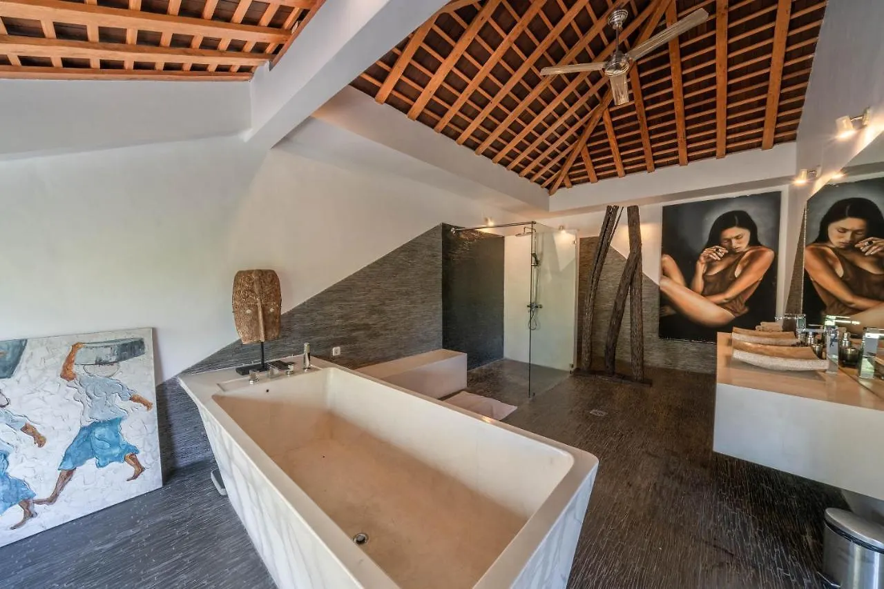 Villa Teman - Luxury 4Br Villa In Central Seminyak - Huge Pool