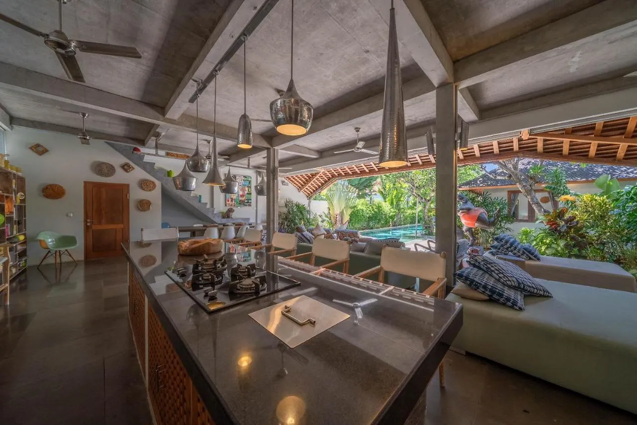 Villa Teman - Luxury 4Br Villa In Central Seminyak - Huge Pool