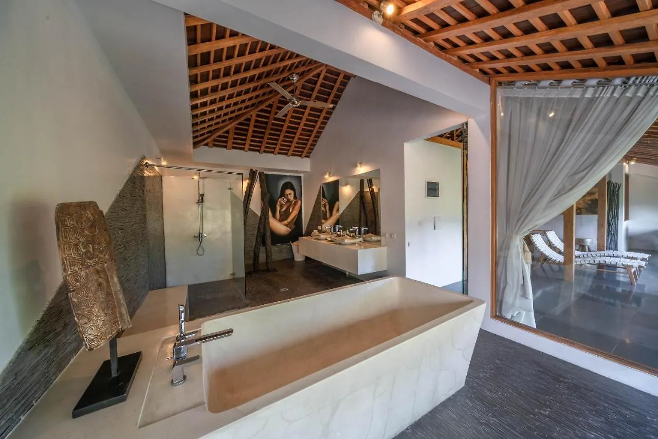 Villa Teman - Luxury 4Br Villa In Central Seminyak - Huge Pool 0*,  Indonésia