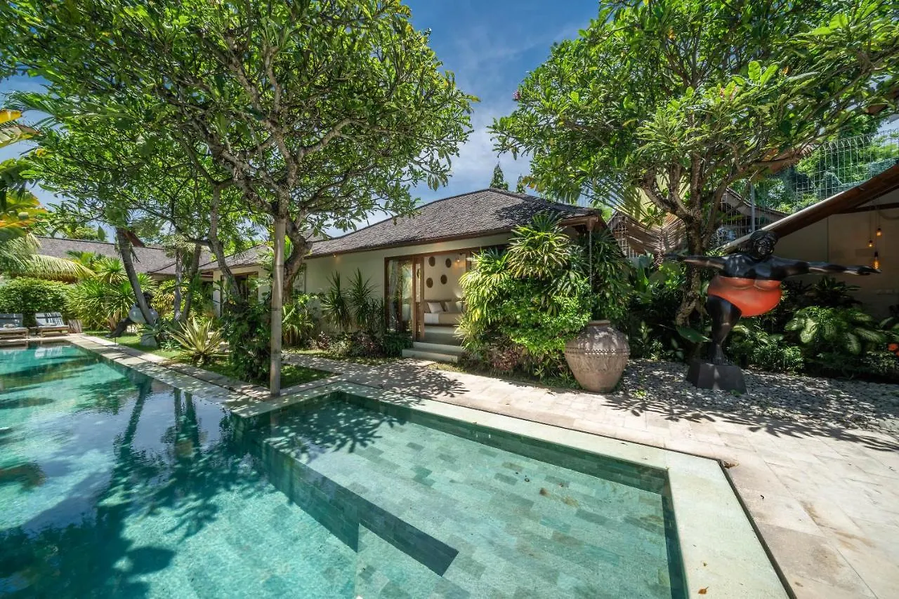Villa Teman - Luxury 4Br Villa In Central Seminyak - Huge Pool