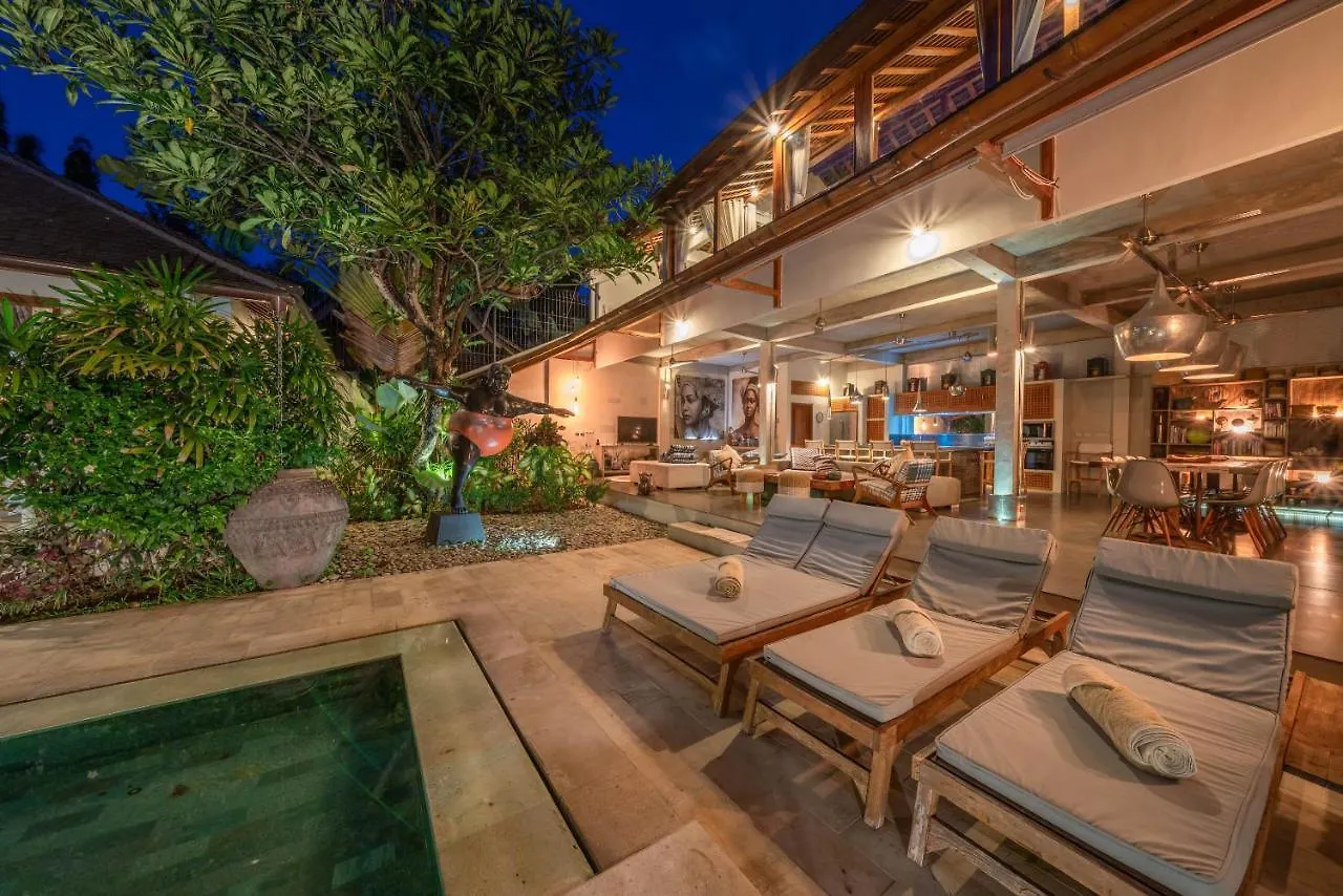 Villa Teman - Luxury 4Br Villa In Central Seminyak - Huge Pool 0*,