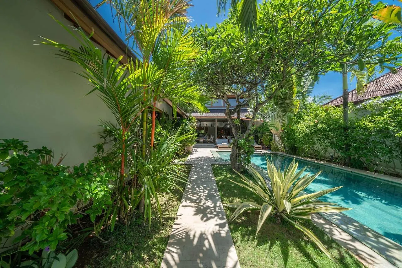 Villa Teman - Luxury 4Br Villa In Central Seminyak - Huge Pool Indonésia