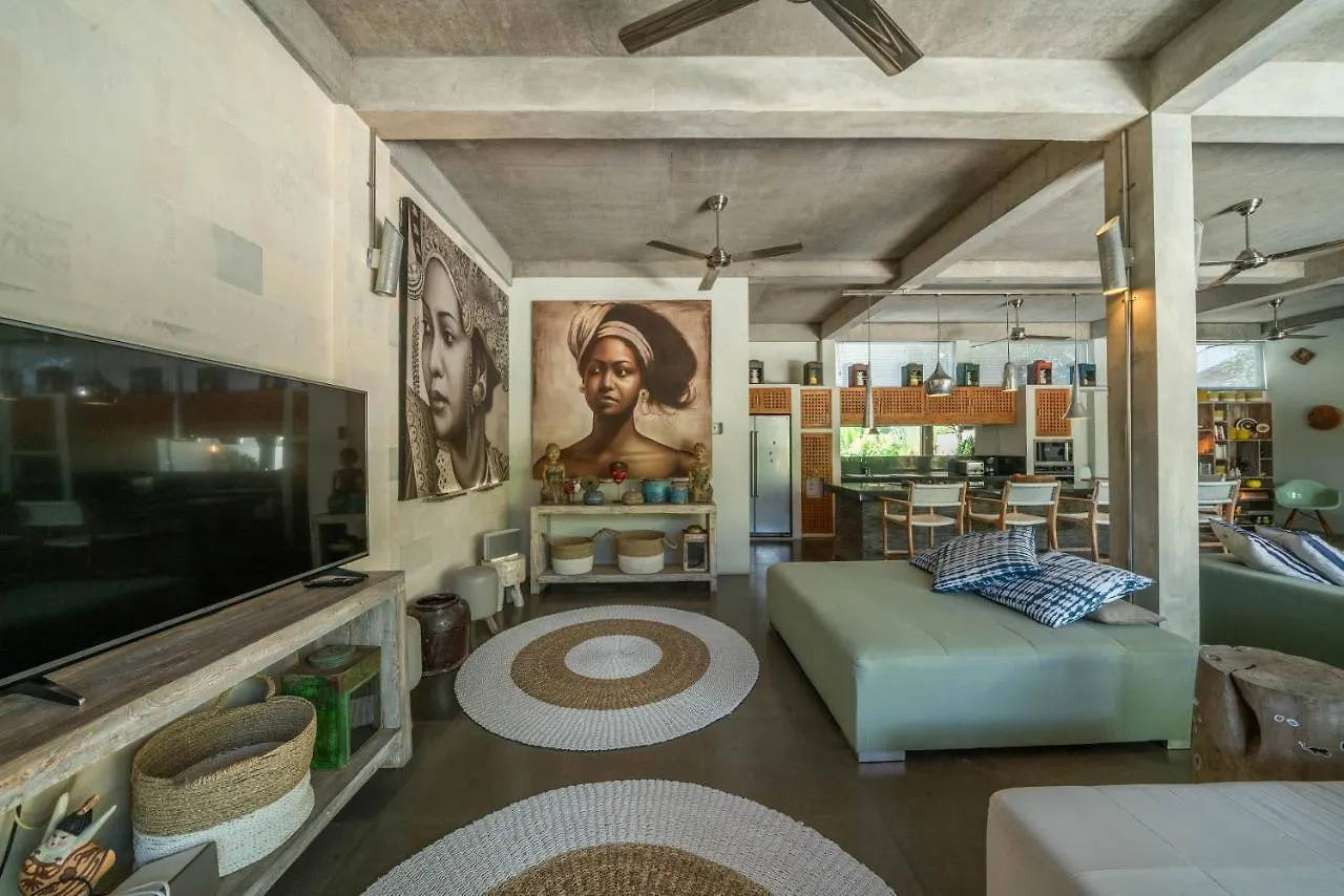 Villa Teman - Luxury 4Br Villa In Central Seminyak - Huge Pool