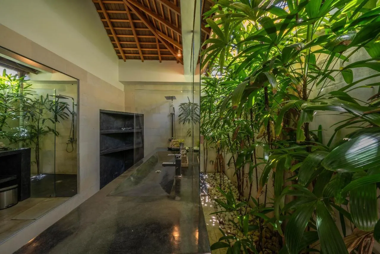 Villa Teman - Luxury 4Br Villa In Central Seminyak - Huge Pool