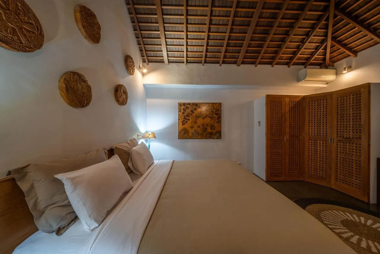 Villa Teman - Luxury 4Br Villa In Central Seminyak - Huge Pool